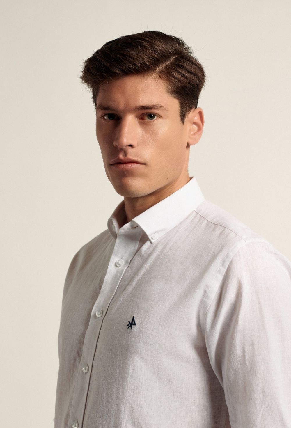 Camisa modelo Sáhara blanca - 45.43