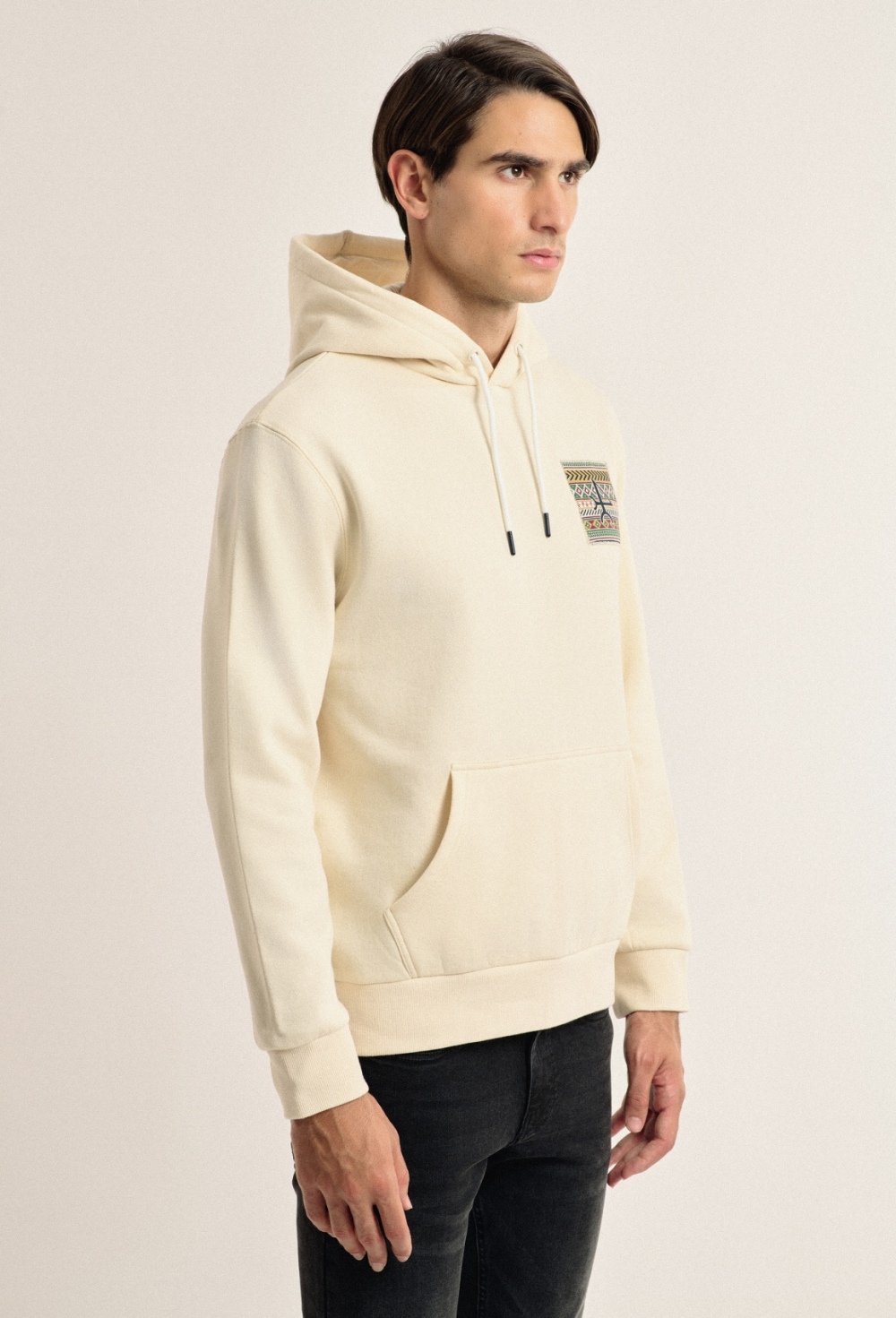 sudaderas - Sudadera étnica color blanco roto con capucha I24H-6112-BR