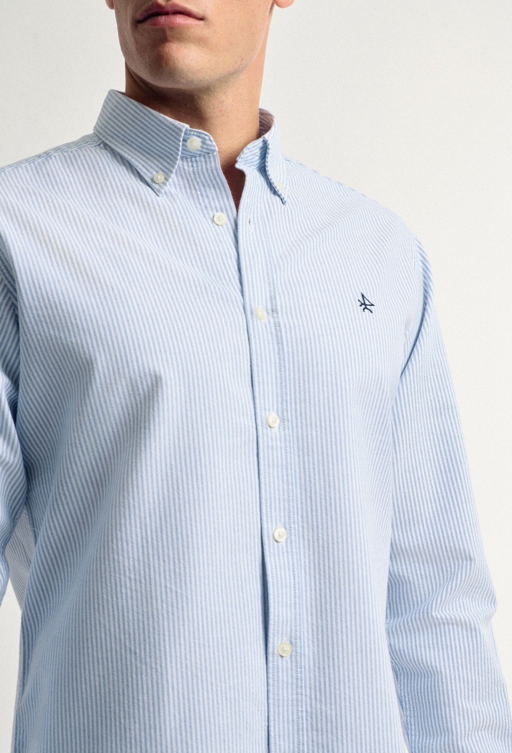 Camisa oxford clásica a rayas celeste - 44.03