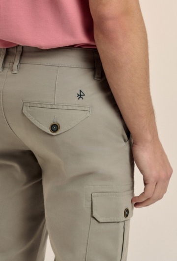 Pantalón cargo gris