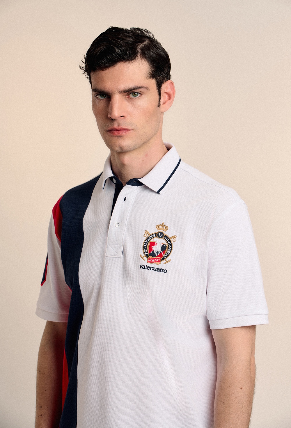 Valecuatro - Polo tricolor escudo blanco