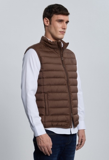 Chaleco acolchado clásico marrón