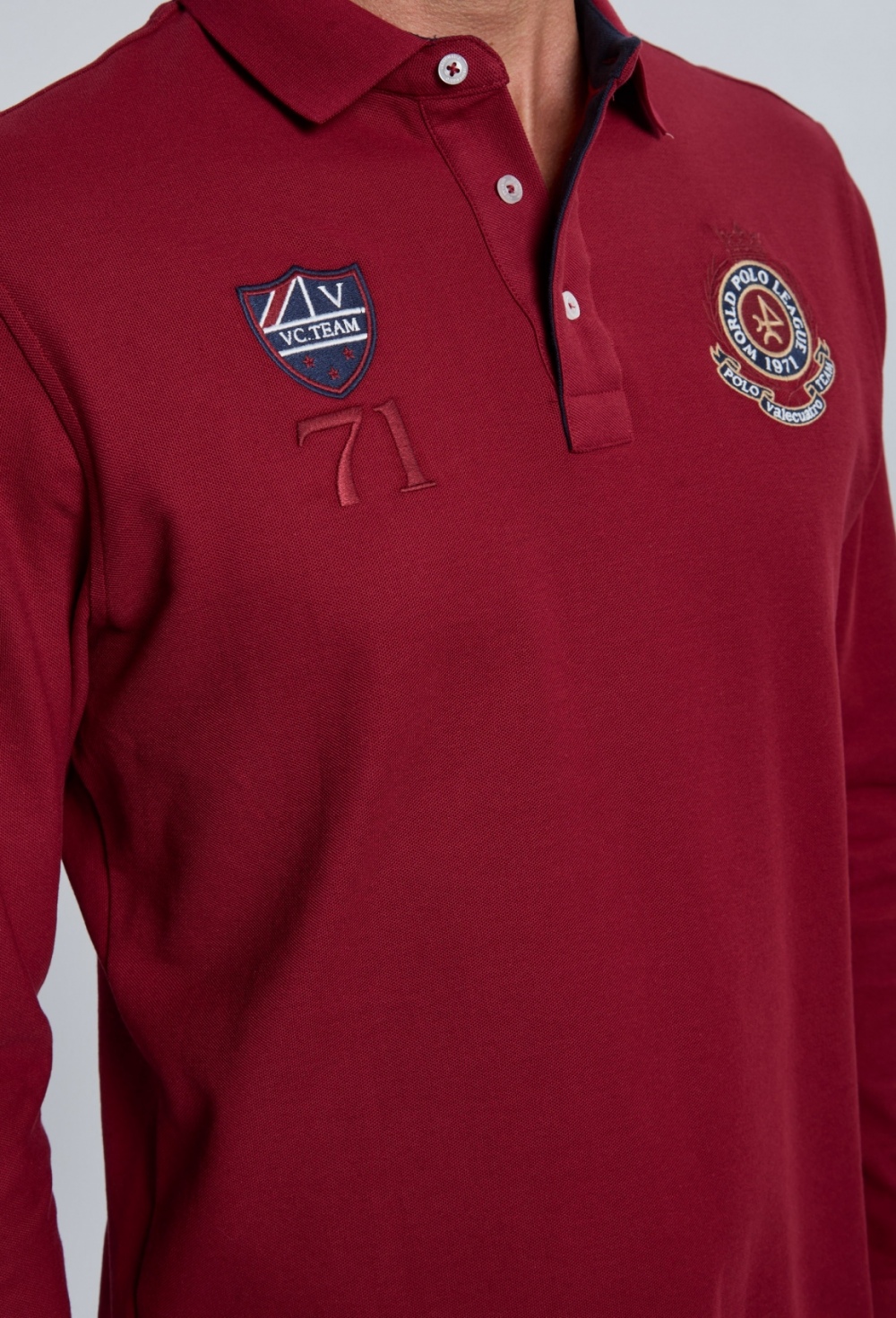 Polo modelo escudo burdeos - 48.97