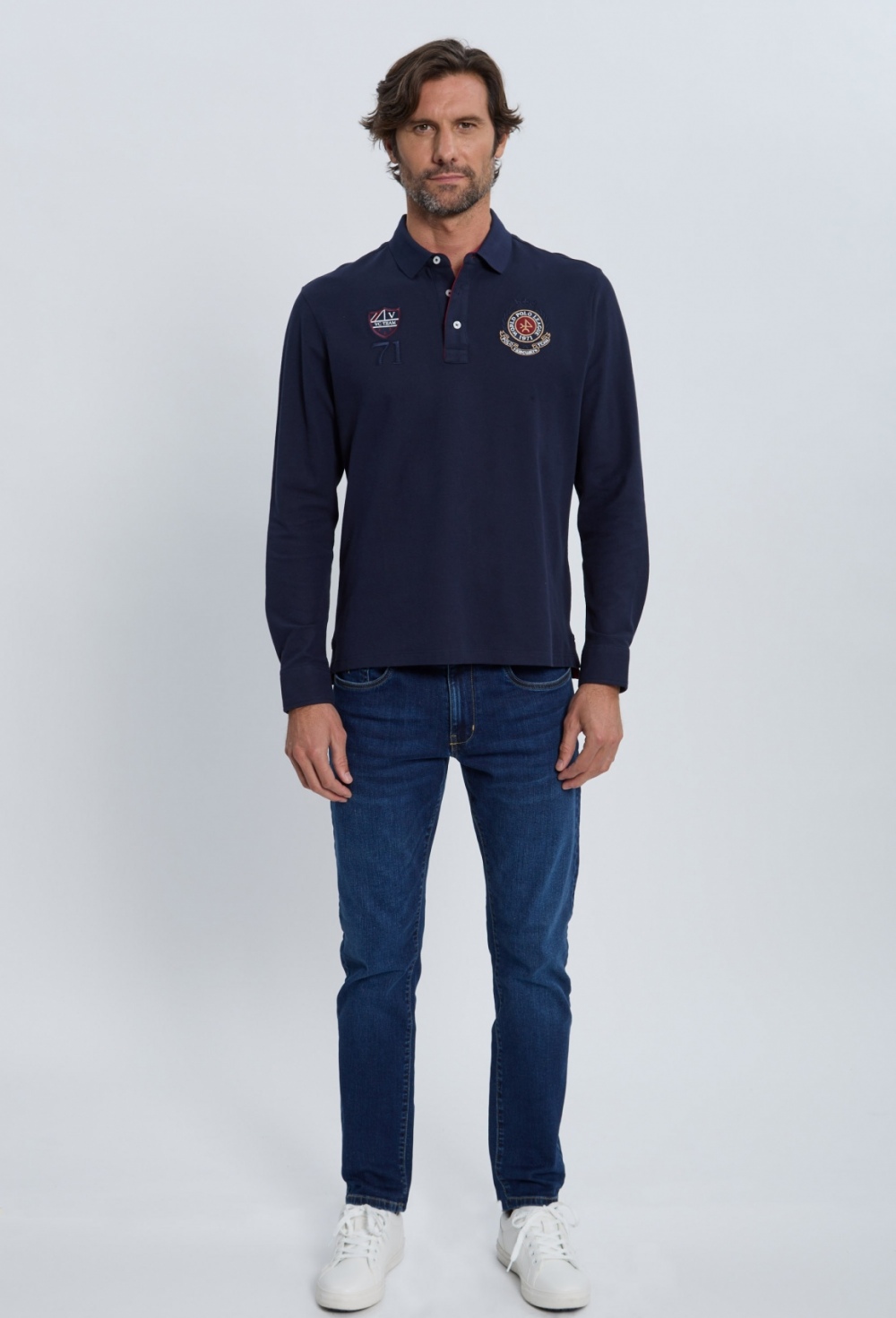 Polo modelo escudo azul marino