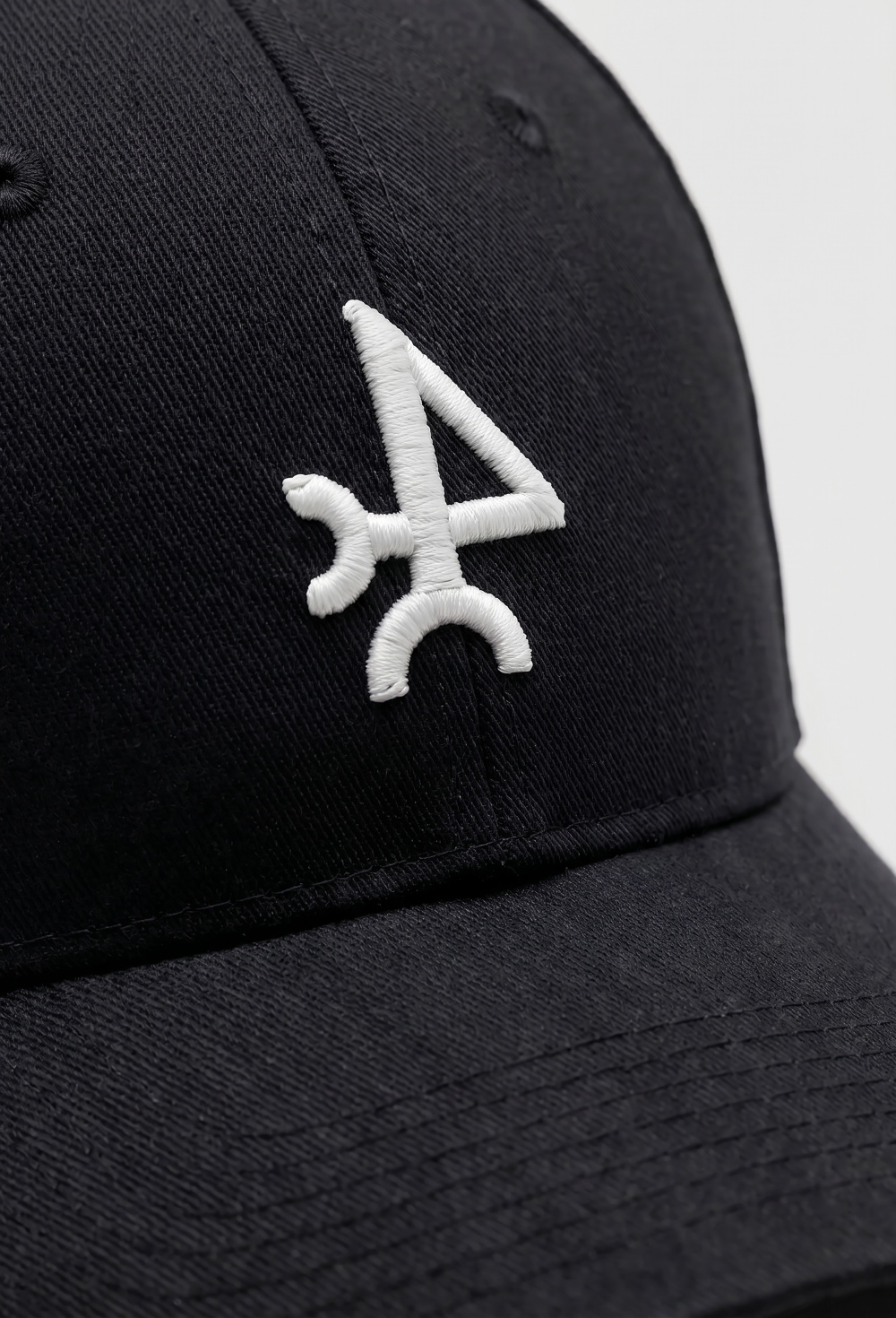 Gorra logo Valecuatro negra - 24.9